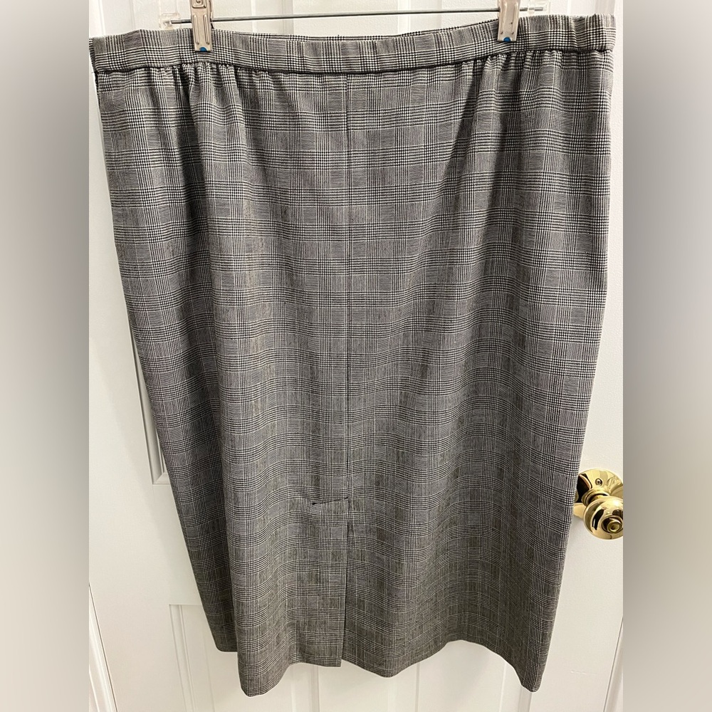 Pendleton Plus Women's Black/White Patterned Penc… - image 2